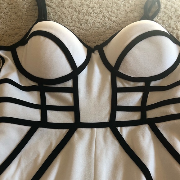 White/black romper - Picture 2 of 4